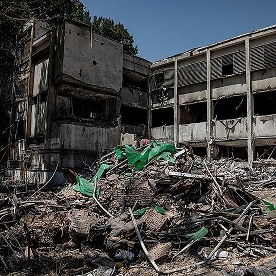Ein durch Bombardierung zerstörtes Gebäude